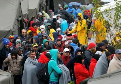 EU will deport more illegal immigrants - ảnh 1